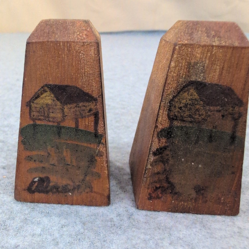 Vintage Hand Painted Wooden Cabin Salt and Pepper Shakers Rustic Folk Art Set - Picture 1 of 8